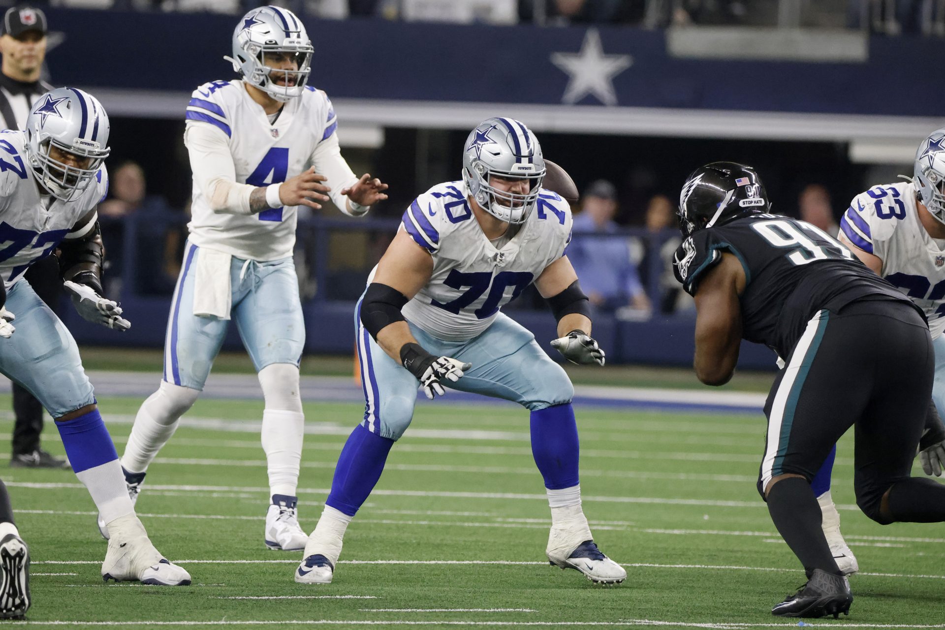 Prescott, TEs help Cowboys to Thanksgiving win over Giants