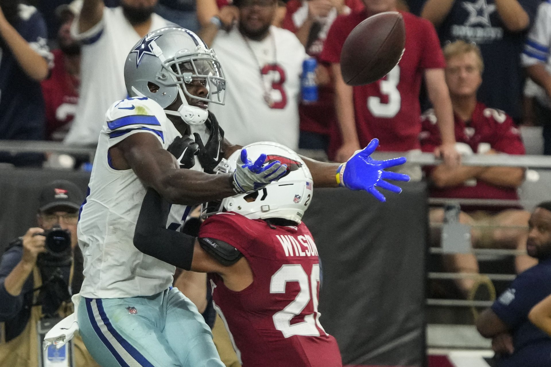 Prescott, TEs help Cowboys to Thanksgiving win over Giants