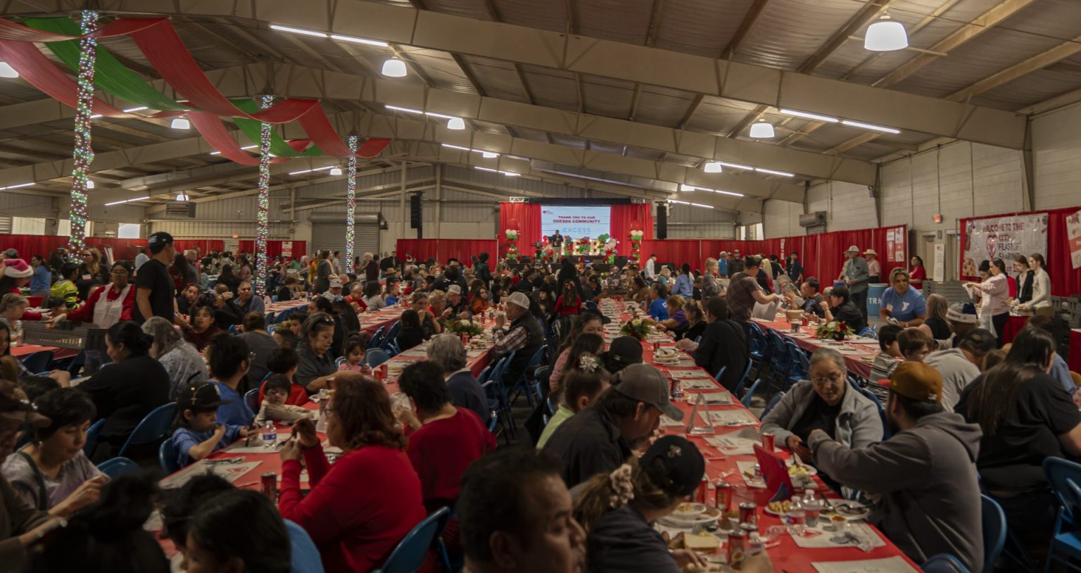 PHOTO GALLERY HEB fills plates and spreads holiday cheer at annual